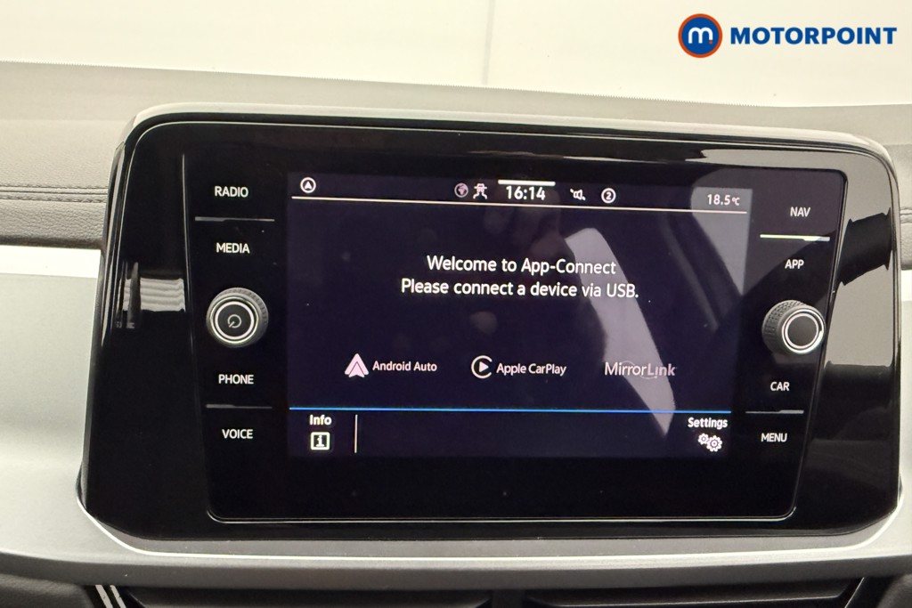 Volkswagen T-Roc Life Automatic Petrol SUV - Stock Number (1545878) - 2nd supplementary image