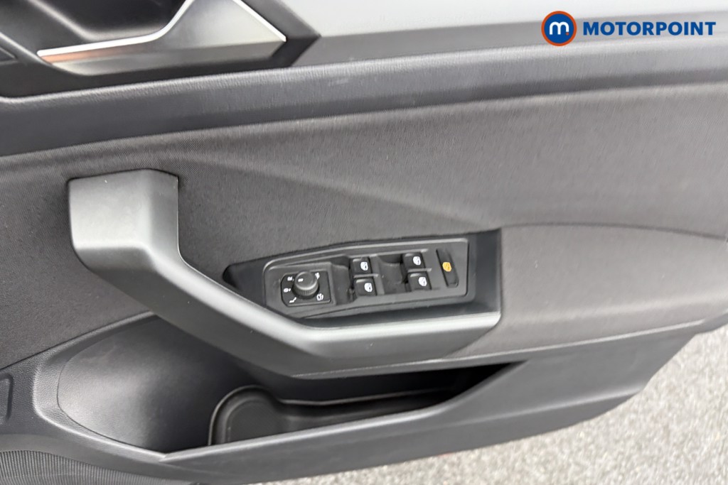 Volkswagen T-Roc Life Automatic Petrol SUV - Stock Number (1545878) - 17th supplementary image