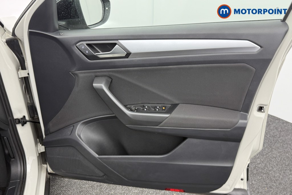 Volkswagen T-Roc Life Automatic Petrol SUV - Stock Number (1545878) - 18th supplementary image