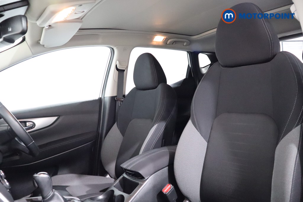 Nissan Qashqai N-Connecta Automatic Petrol SUV - Stock Number (1546210) - 4th supplementary image
