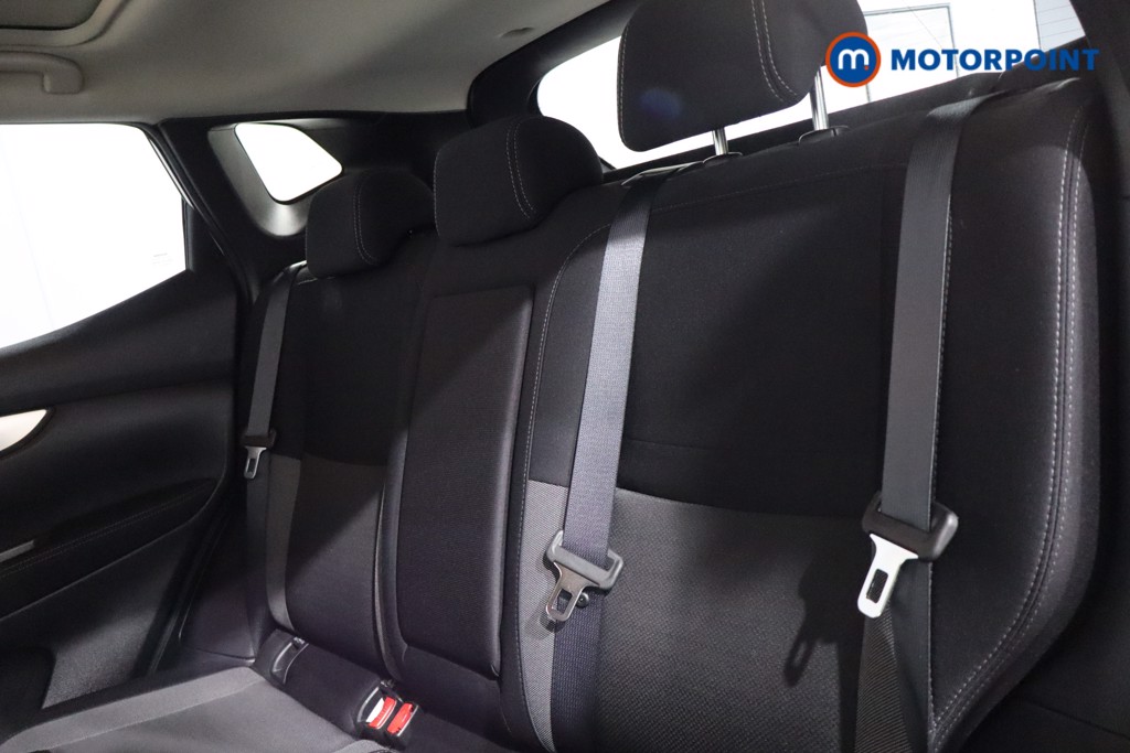 Nissan Qashqai N-Connecta Automatic Petrol SUV - Stock Number (1546210) - 5th supplementary image