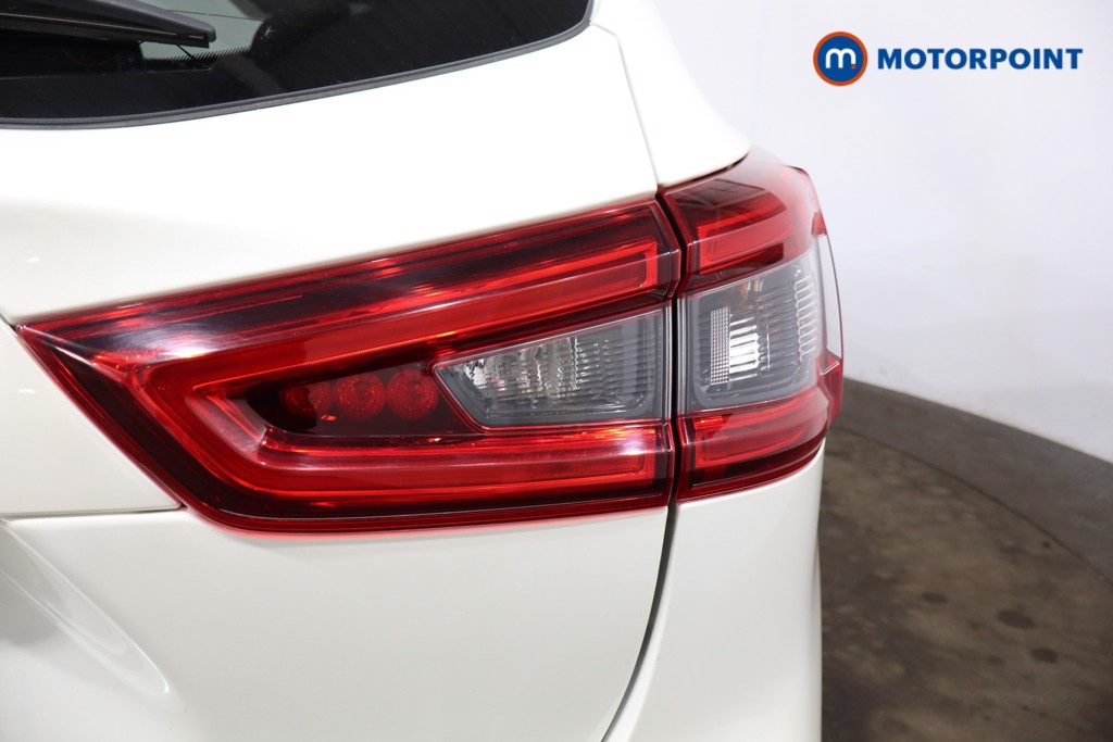 Nissan Qashqai N-Connecta Automatic Petrol SUV - Stock Number (1546210) - 23rd supplementary image