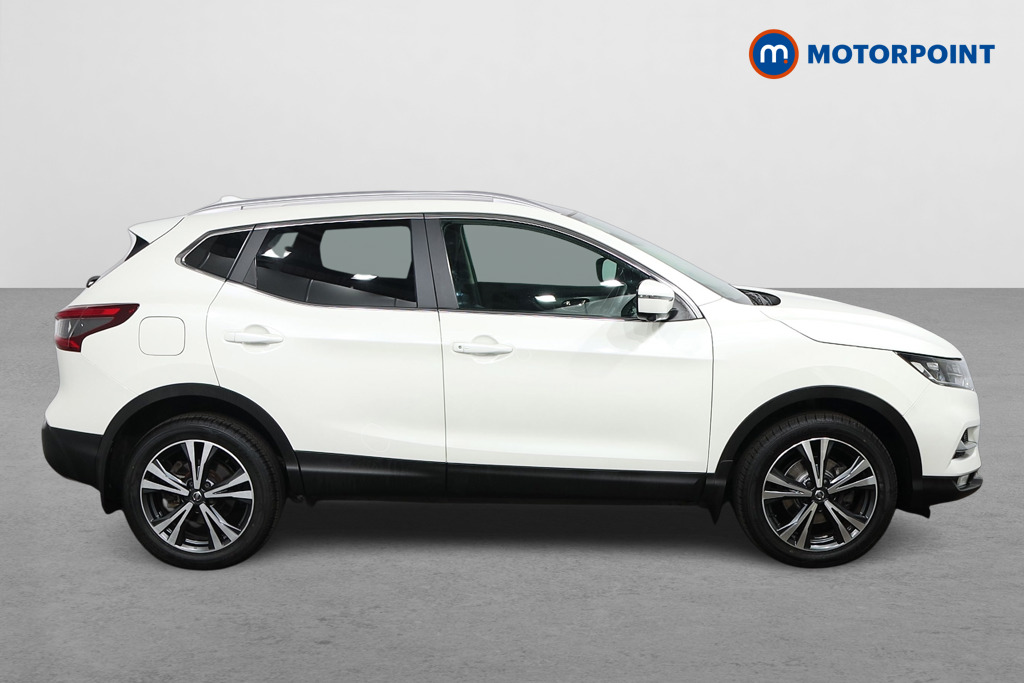 Nissan Qashqai N-Connecta Automatic Petrol SUV - Stock Number (1546210) - Drivers side