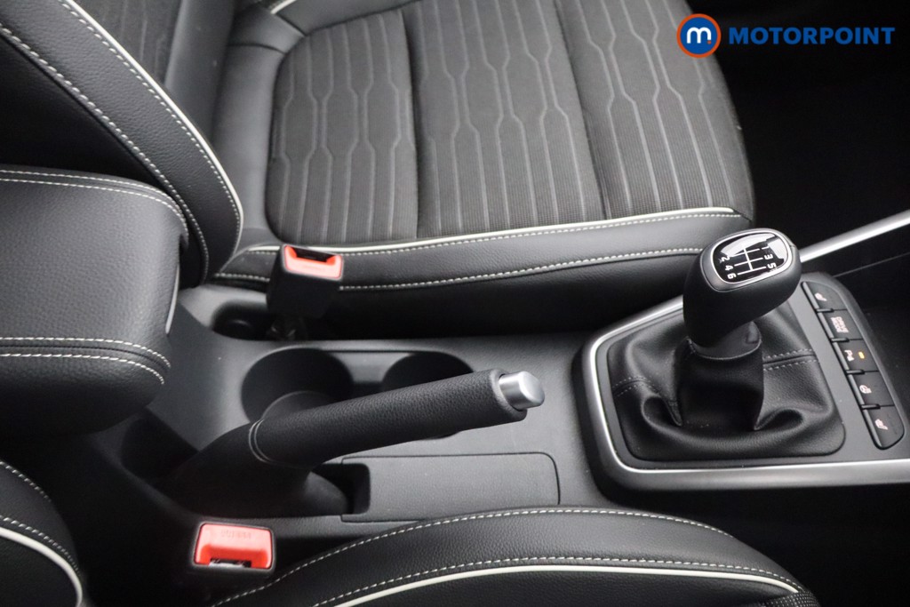 KIA Stonic Gt-Line S Manual Petrol SUV - Stock Number (1546515) - 7th supplementary image
