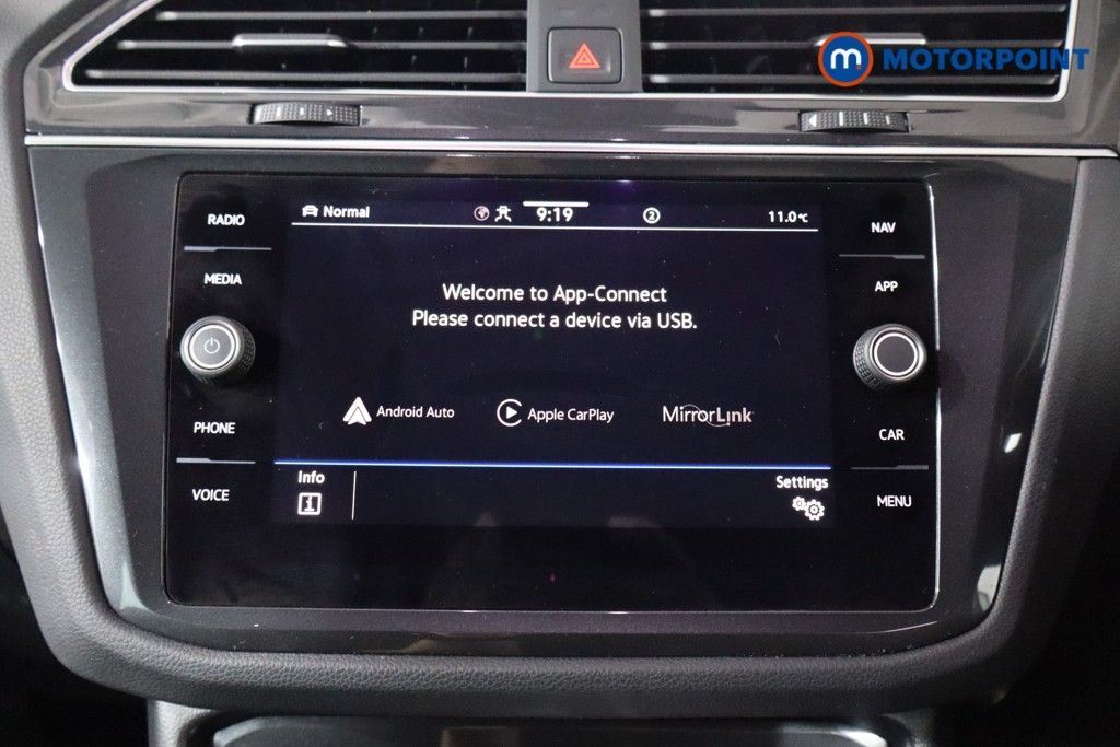 Volkswagen Tiguan R-Line Automatic Petrol SUV - Stock Number (1546774) - 17th supplementary image