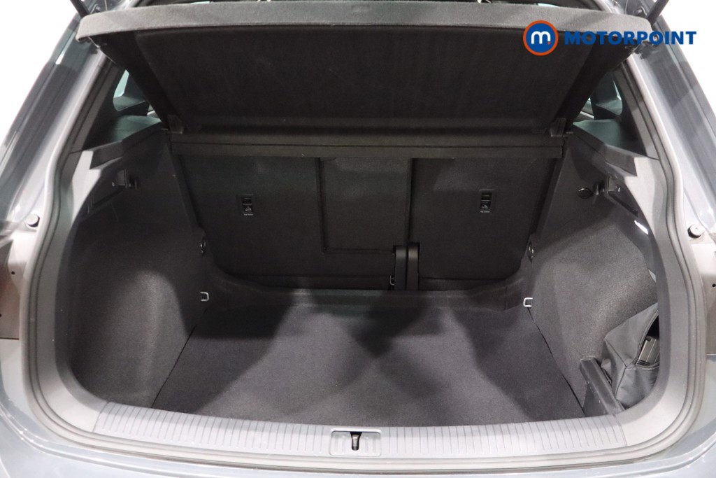 Volkswagen Tiguan R-Line Automatic Petrol SUV - Stock Number (1546774) - 32nd supplementary image