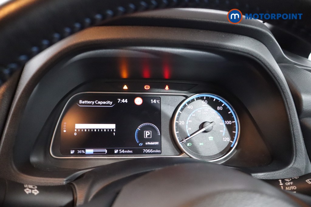 Nissan Leaf Acenta Automatic Electric Hatchback - Stock Number (1546809) - 14th supplementary image