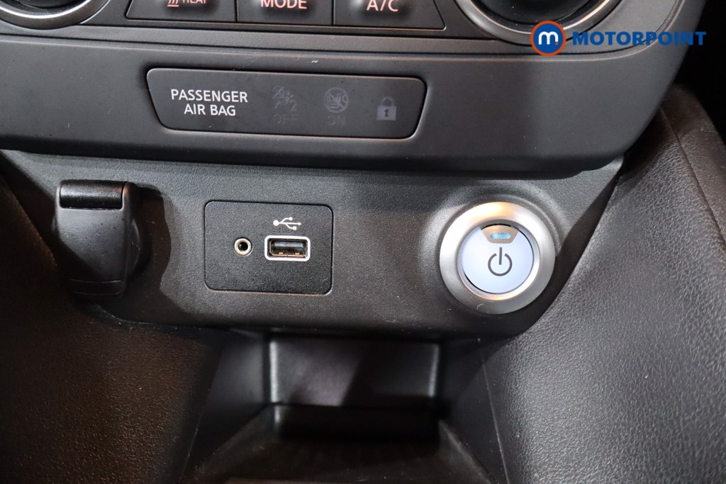 Nissan Leaf Acenta Automatic Electric Hatchback - Stock Number (1546809) - 17th supplementary image