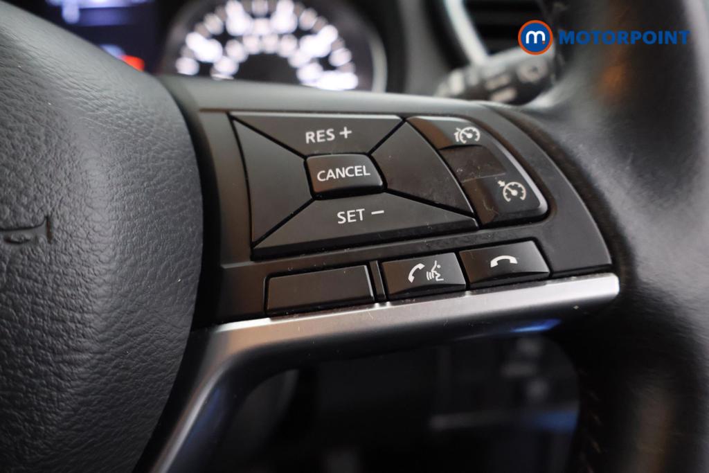 Nissan Qashqai N-Connecta Manual Petrol SUV - Stock Number (1528961) - 4th supplementary image