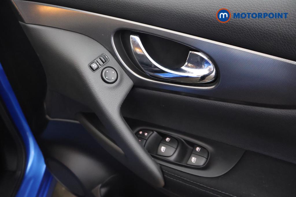 Nissan Qashqai N-Connecta Manual Petrol SUV - Stock Number (1528961) - 9th supplementary image