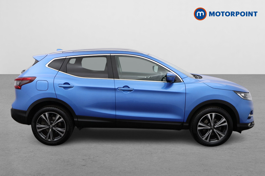 Nissan Qashqai N-Connecta Manual Petrol SUV - Stock Number (1528961) - Drivers side