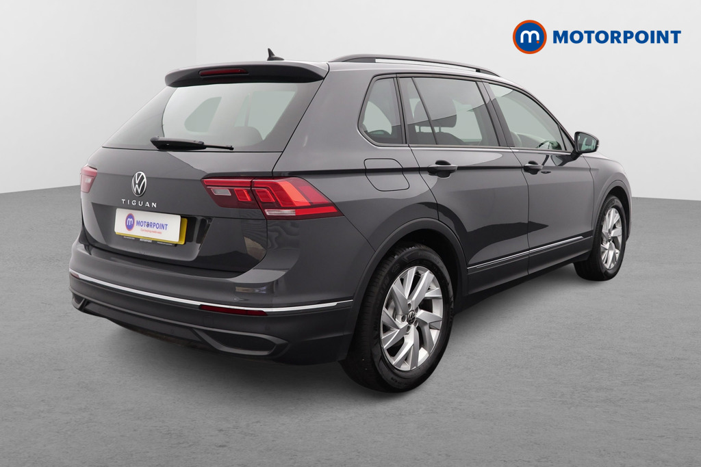 Volkswagen Tiguan Life Automatic Diesel SUV - Stock Number (1541576) - Drivers side rear corner