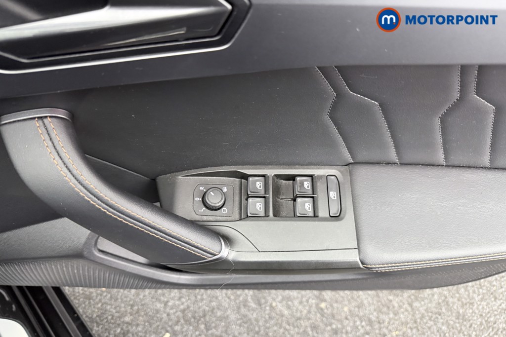 Cupra Leon V1 Manual Petrol Hatchback - Stock Number (1525200) - 16th supplementary image
