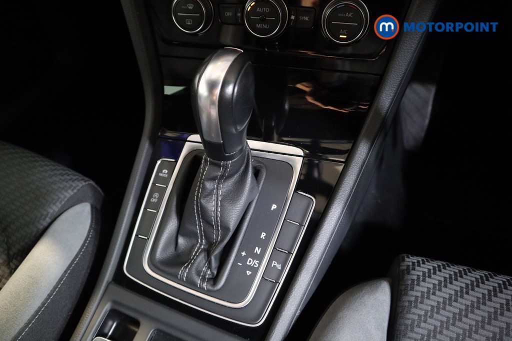 Volkswagen Golf R-Line Edition Automatic Diesel Hatchback - Stock Number (1530961) - 8th supplementary image