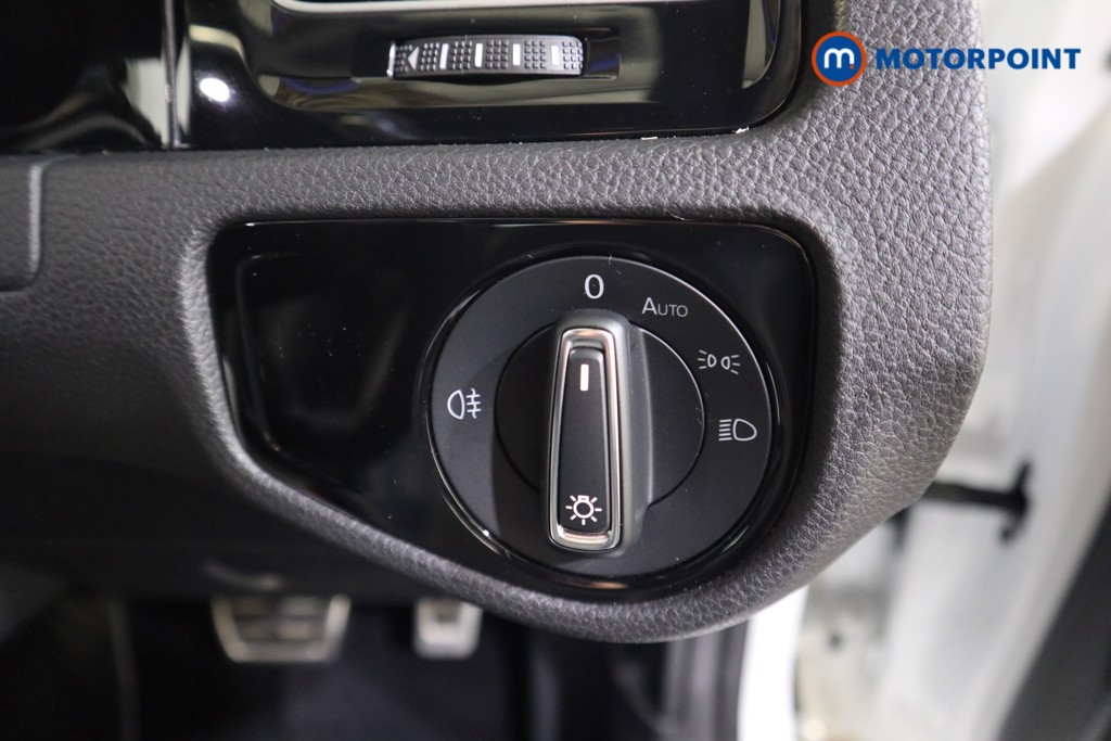 Volkswagen Golf R-Line Edition Automatic Diesel Hatchback - Stock Number (1530961) - 9th supplementary image