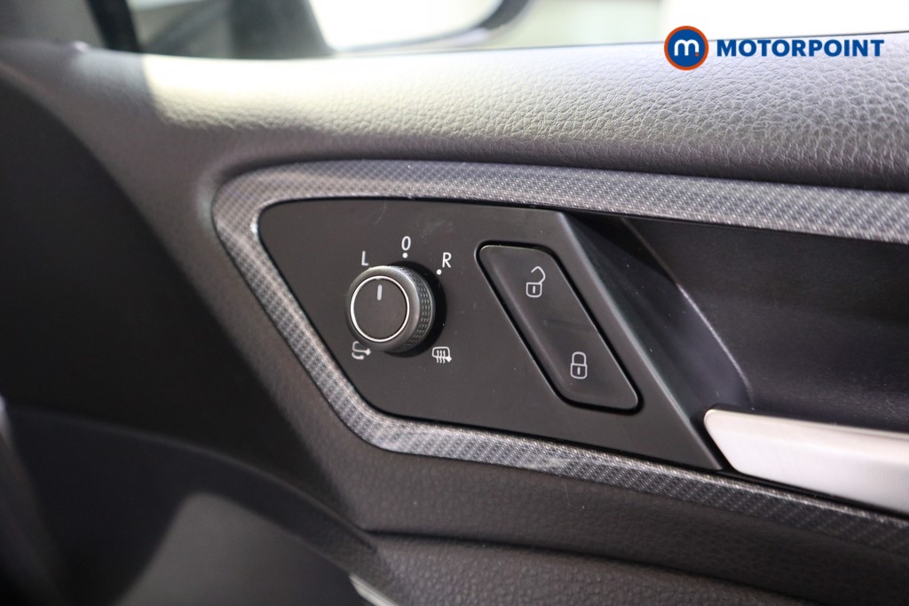 Volkswagen Golf R-Line Edition Automatic Diesel Hatchback - Stock Number (1530961) - 10th supplementary image