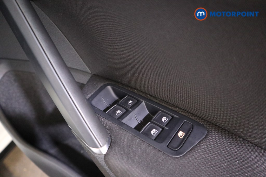 Volkswagen Golf R-Line Edition Automatic Diesel Hatchback - Stock Number (1530961) - 11th supplementary image