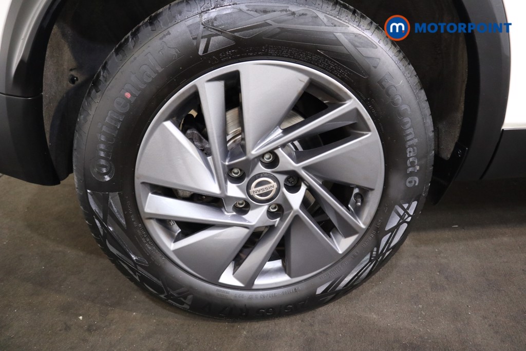 Nissan Qashqai Acenta Premium Manual Petrol SUV - Stock Number (1532410) - 14th supplementary image