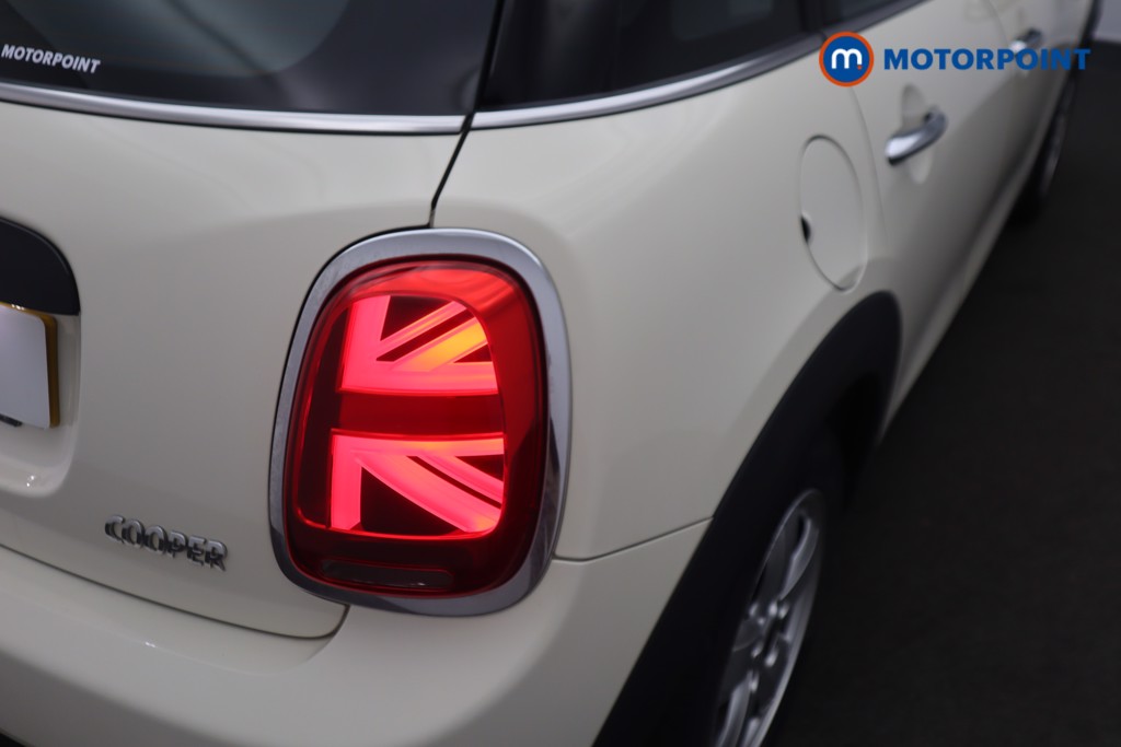 Mini Hatchback Cooper Classic Manual Petrol Hatchback - Stock Number (1533098) - 21st supplementary image