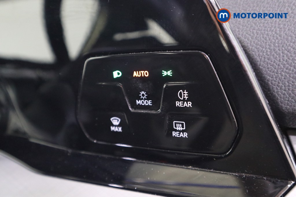 Volkswagen Golf Life Automatic Petrol Hatchback - Stock Number (1535869) - 8th supplementary image