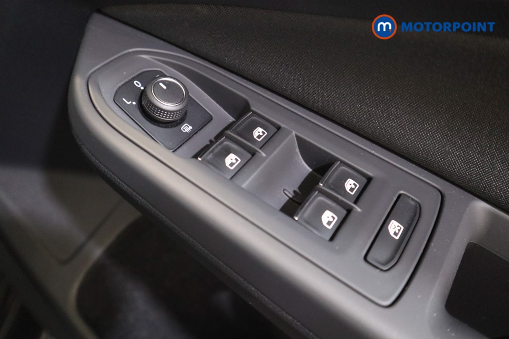 Volkswagen Golf Life Automatic Petrol Hatchback - Stock Number (1535869) - 10th supplementary image