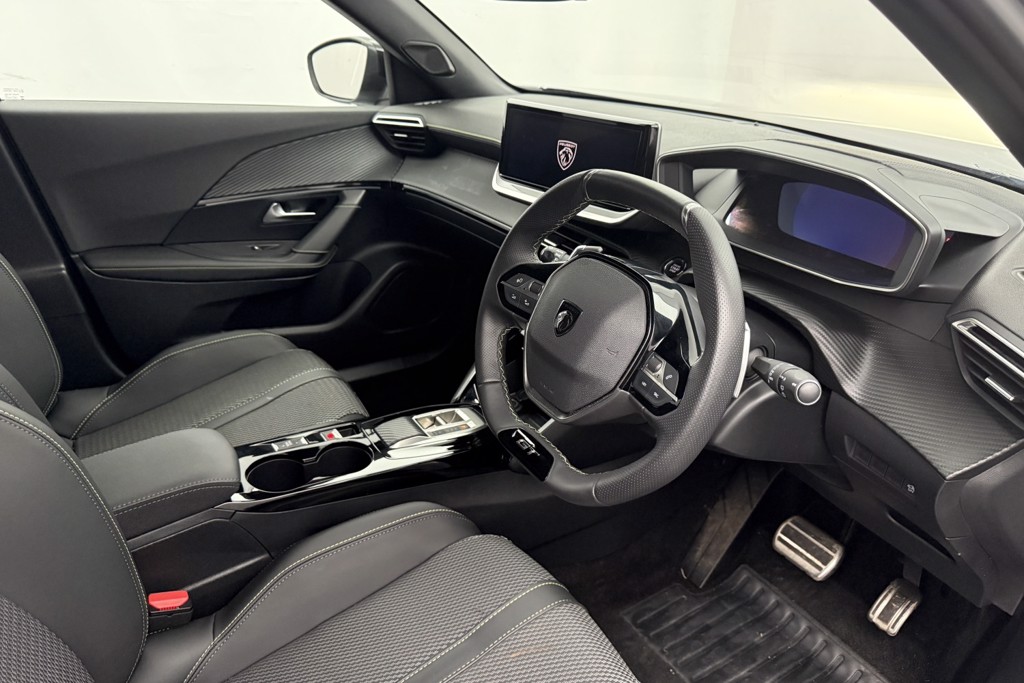 Peugeot 2008 GT Automatic Petrol SUV - Stock Number (1539499) - 1st supplementary image