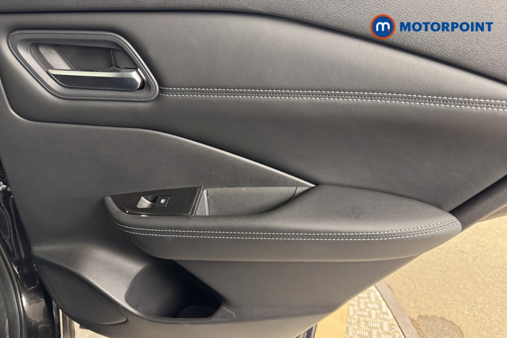 Nissan Qashqai Acenta Premium Manual Petrol SUV - Stock Number (1540071) - 16th supplementary image