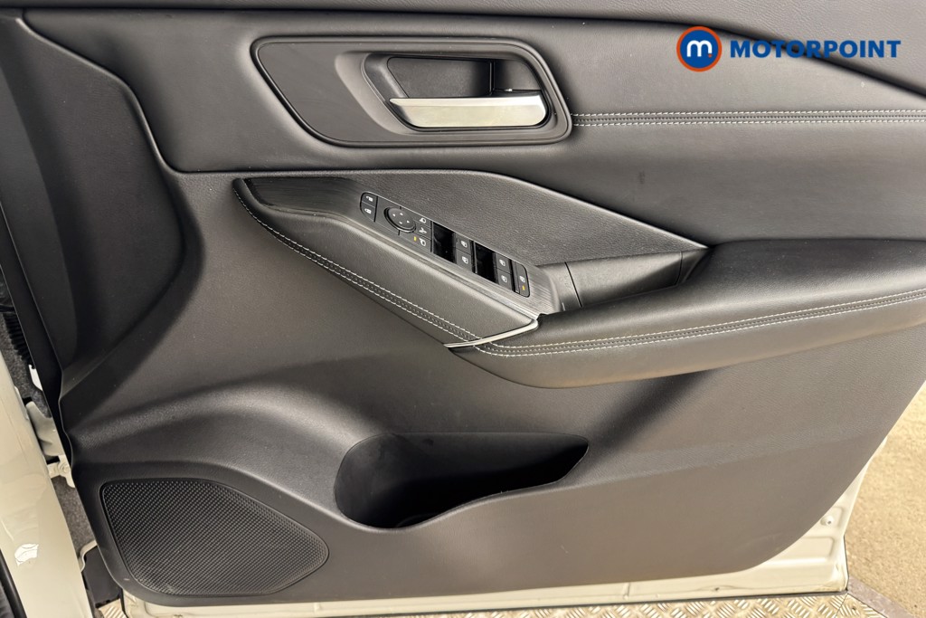 Nissan Qashqai N-Connecta Manual Petrol SUV - Stock Number (1540084) - 15th supplementary image