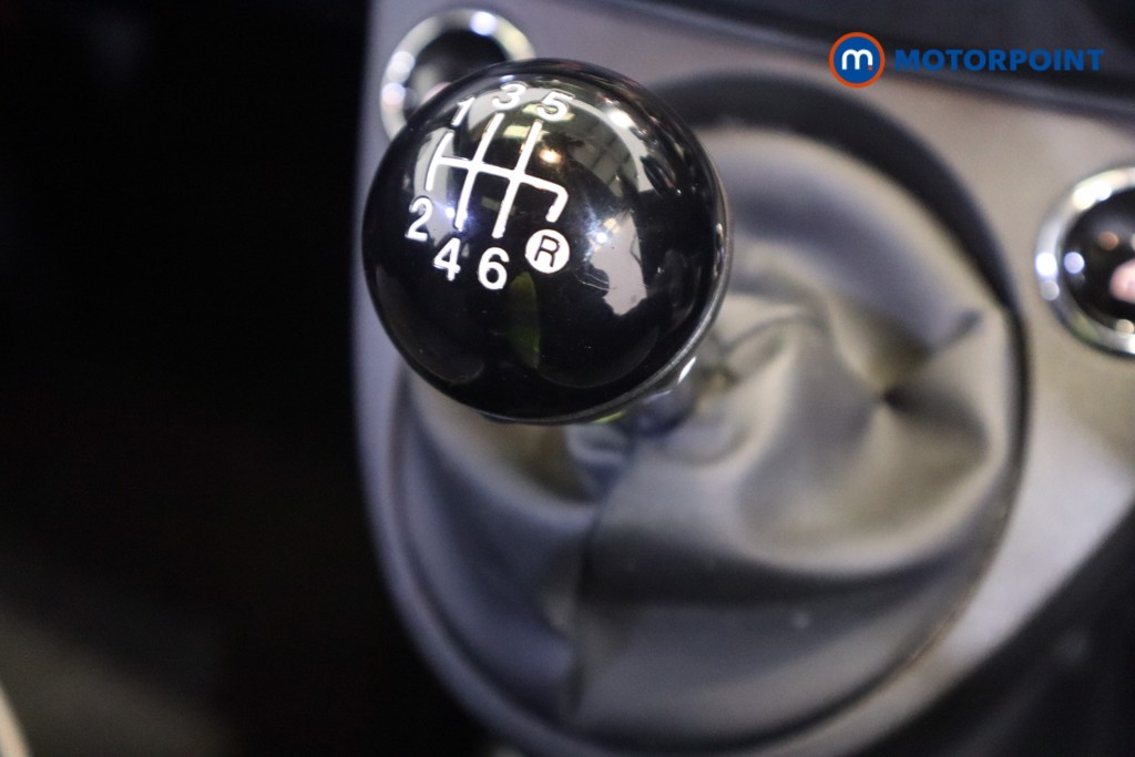 Fiat 500 Lounge Manual Petrol-Electric Hybrid Hatchback - Stock Number (1541614) - 5th supplementary image