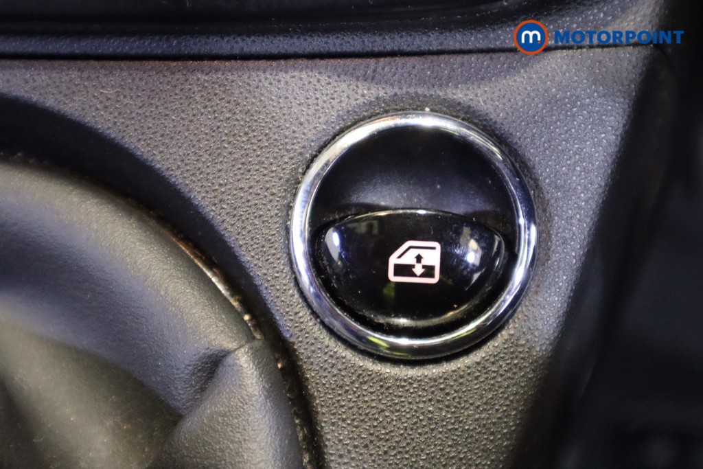 Fiat 500 Lounge Manual Petrol-Electric Hybrid Hatchback - Stock Number (1541614) - 18th supplementary image