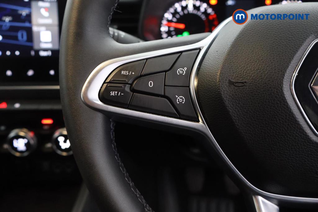 Renault Clio Iconic Edition Manual Petrol Hatchback - Stock Number (1541894) - 2nd supplementary image