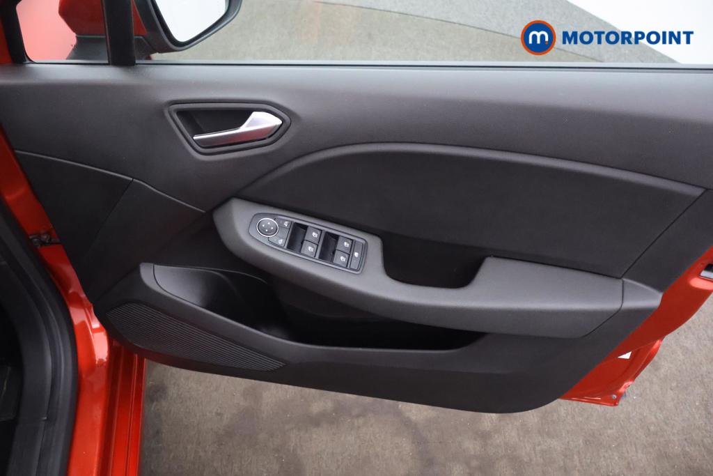 Renault Clio Iconic Edition Manual Petrol Hatchback - Stock Number (1541894) - 9th supplementary image