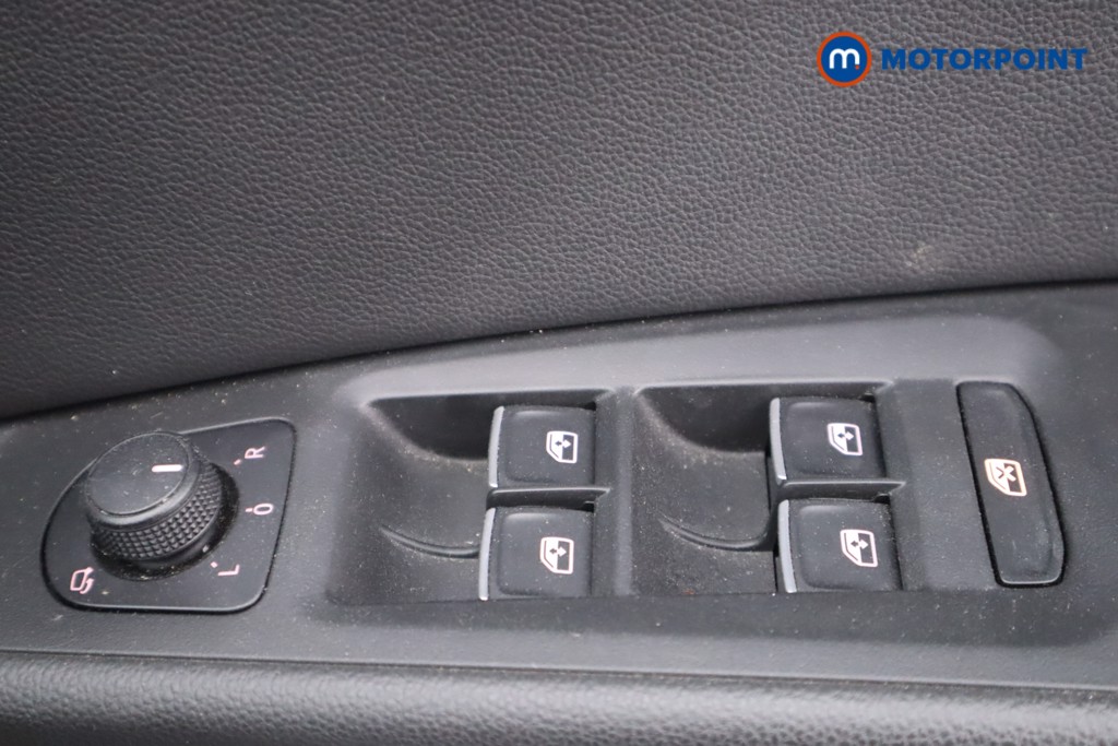 Seat Leon Fr Black Edition Manual Petrol Hatchback - Stock Number (1542657) - 3rd supplementary image