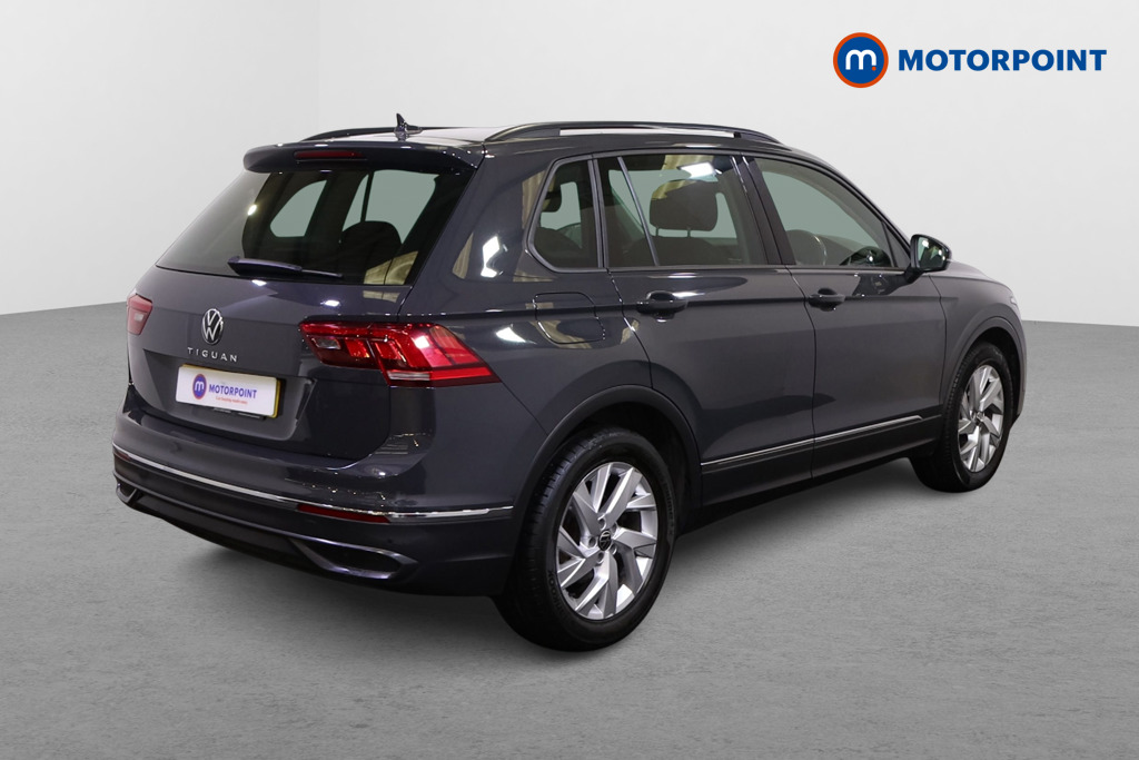 Volkswagen Tiguan Life Automatic Diesel SUV - Stock Number (1543272) - Drivers side rear corner