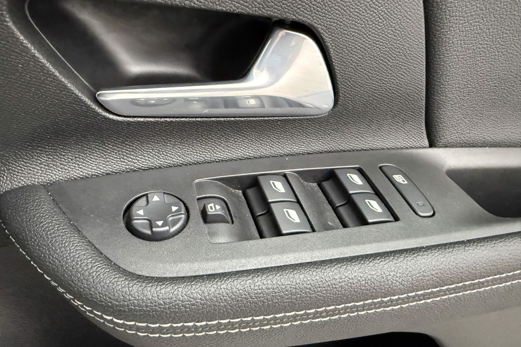 Vauxhall Mokka Ultimate Manual Petrol SUV - Stock Number (1543543) - 15th supplementary image
