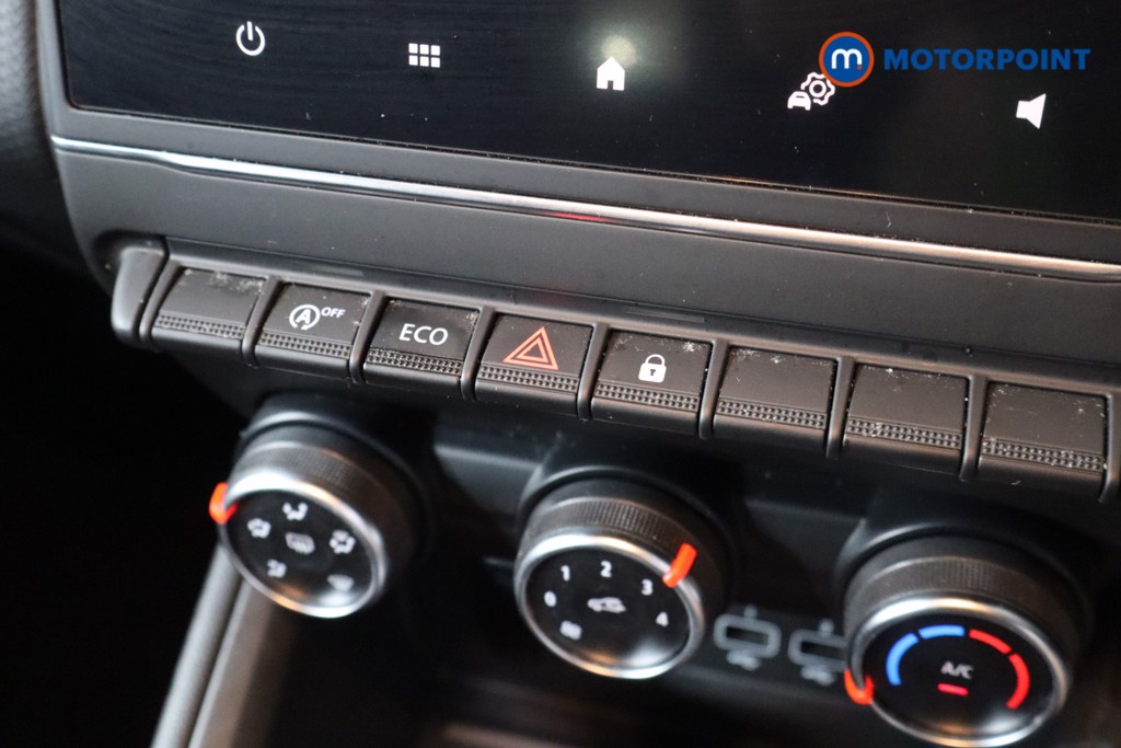 Renault Clio Iconic Manual Petrol Hatchback - Stock Number (1543660) - 14th supplementary image
