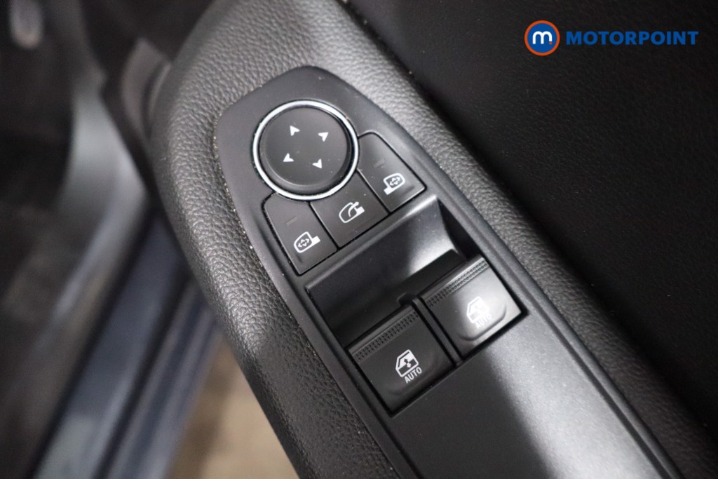 Renault Clio Iconic Manual Petrol Hatchback - Stock Number (1543660) - 22nd supplementary image