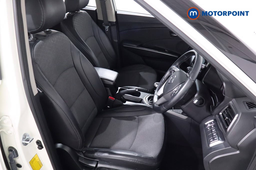 Ssangyong Tivoli Ventura Manual Petrol SUV - Stock Number (1543713) - 4th supplementary image