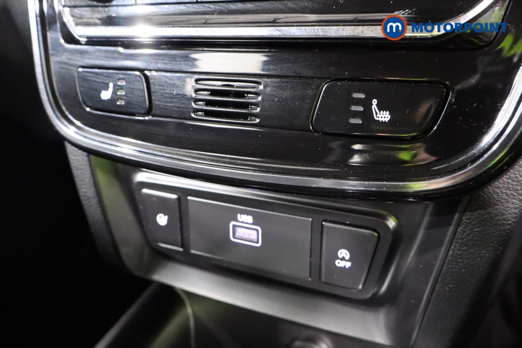 Ssangyong Tivoli Ventura Manual Petrol SUV - Stock Number (1543713) - 14th supplementary image