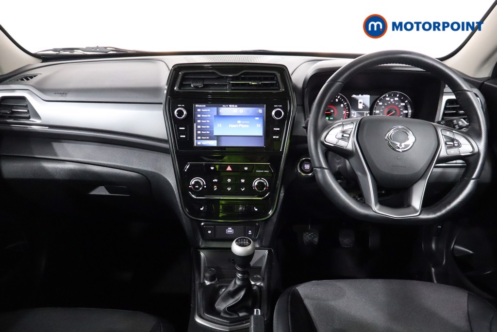 Ssangyong Tivoli Ventura Manual Petrol SUV - Stock Number (1543713) - 1st supplementary image