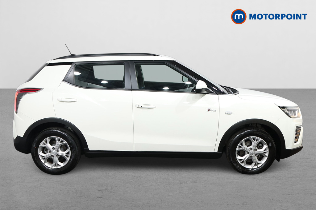 Ssangyong Tivoli Ventura Manual Petrol SUV - Stock Number (1543713) - Drivers side