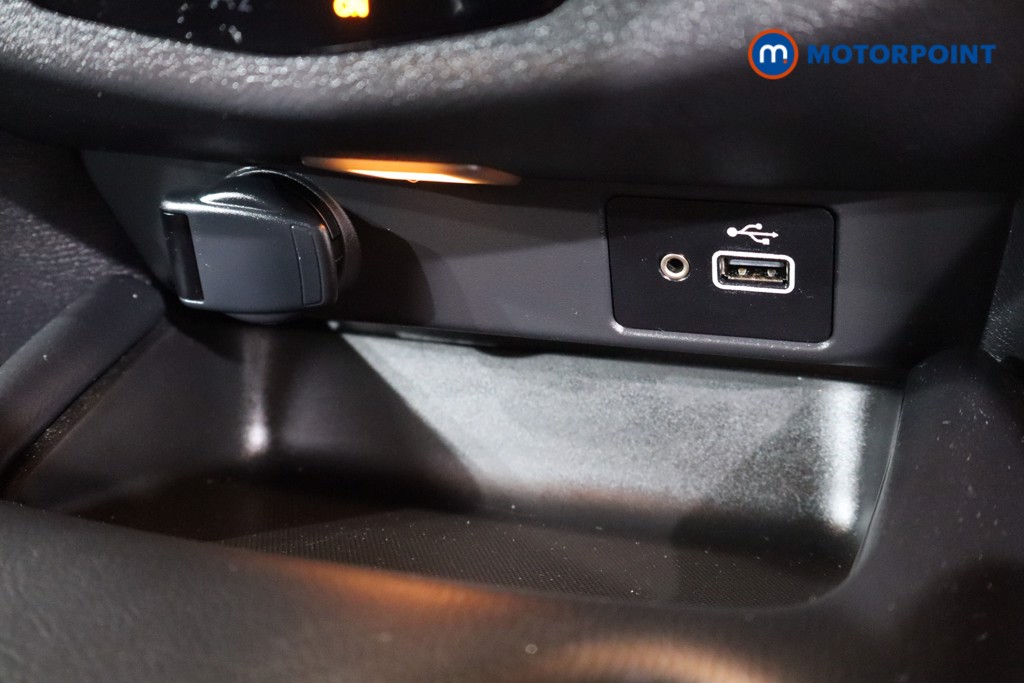 Nissan Juke N-Connecta Automatic Petrol SUV - Stock Number (1545547) - 16th supplementary image