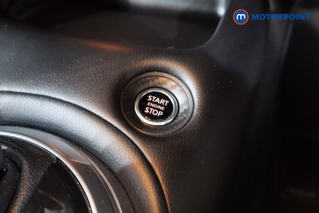Nissan Juke N-Connecta Automatic Petrol SUV - Stock Number (1545547) - 17th supplementary image
