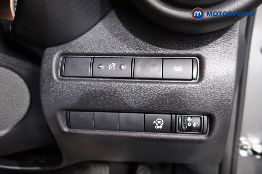 Nissan Juke N-Connecta Automatic Petrol SUV - Stock Number (1545547) - 21st supplementary image