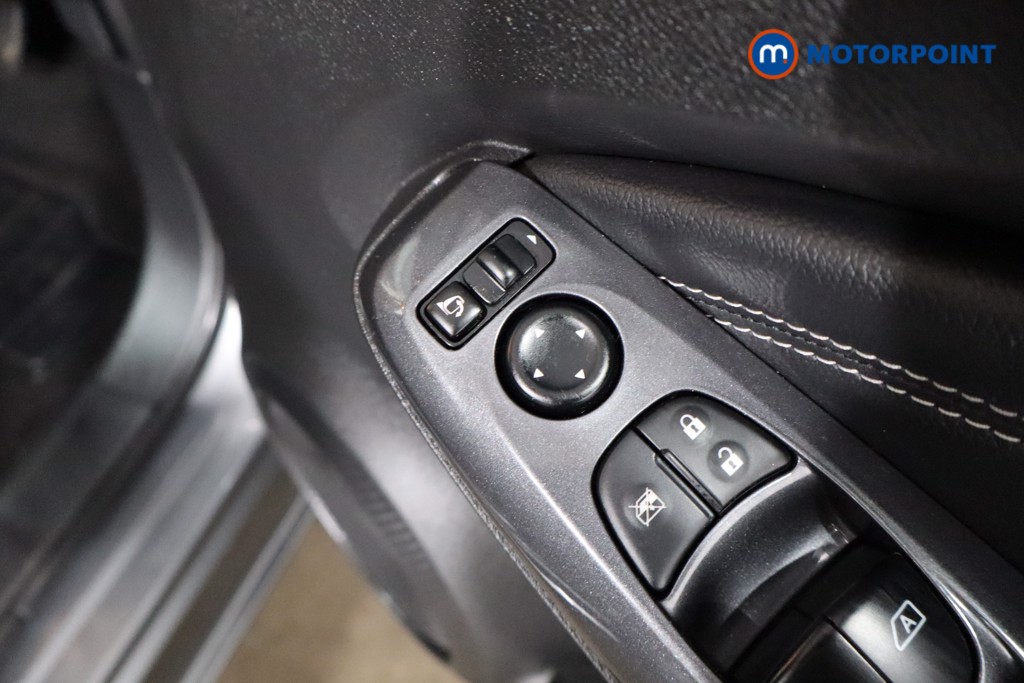 Nissan Juke N-Connecta Automatic Petrol SUV - Stock Number (1545547) - 22nd supplementary image