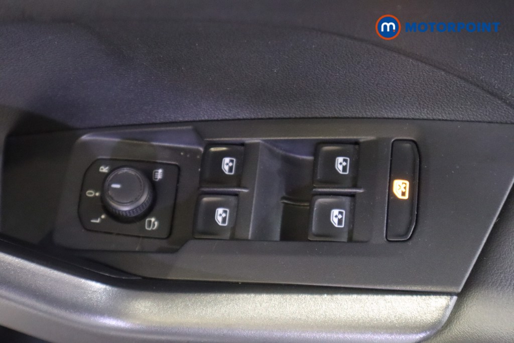 Volkswagen T-Cross Black Edition Manual Petrol SUV - Stock Number (1546383) - 13th supplementary image