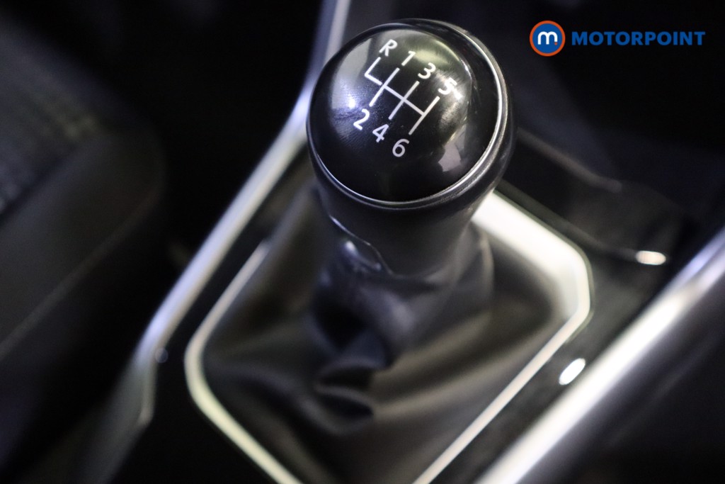 Volkswagen T-Roc Active Manual Petrol SUV - Stock Number (1546639) - 5th supplementary image