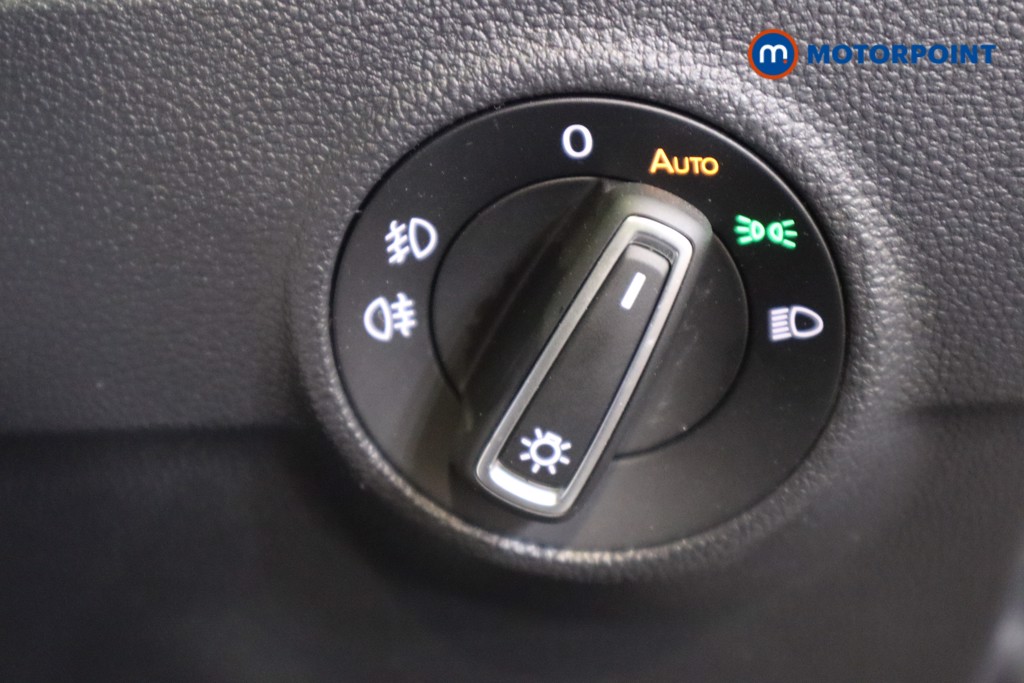 Volkswagen T-Roc Active Manual Petrol SUV - Stock Number (1546639) - 14th supplementary image