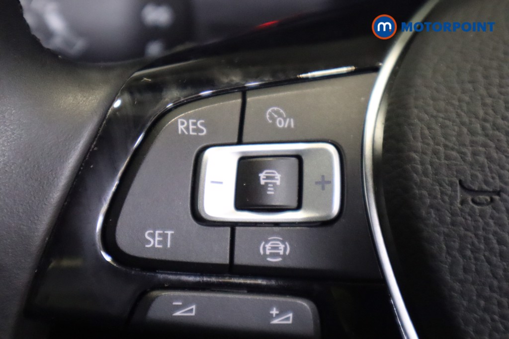 Volkswagen T-Roc Active Manual Petrol SUV - Stock Number (1546639) - 15th supplementary image