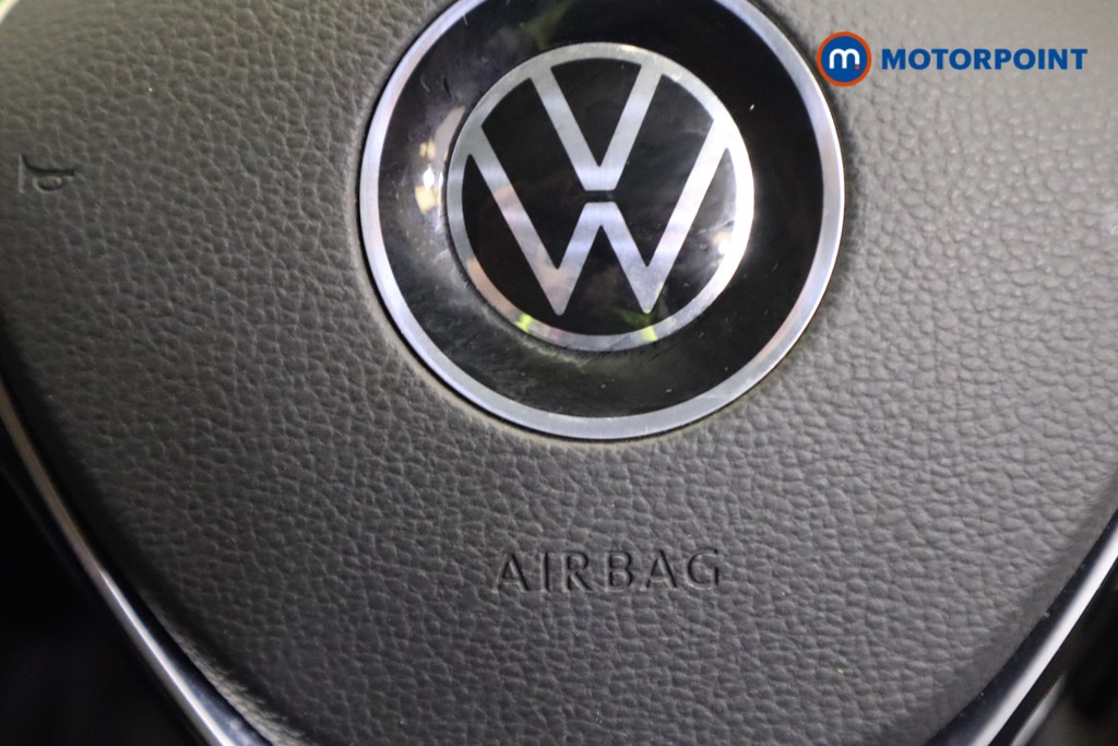 Volkswagen T-Roc Active Manual Petrol SUV - Stock Number (1546639) - 17th supplementary image